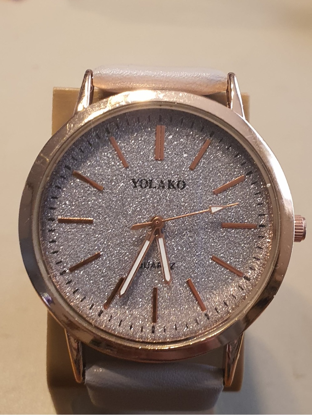 🦋10/$20🦋 Yolako Goldtone/Silver Sparkle Leather Women's Watch